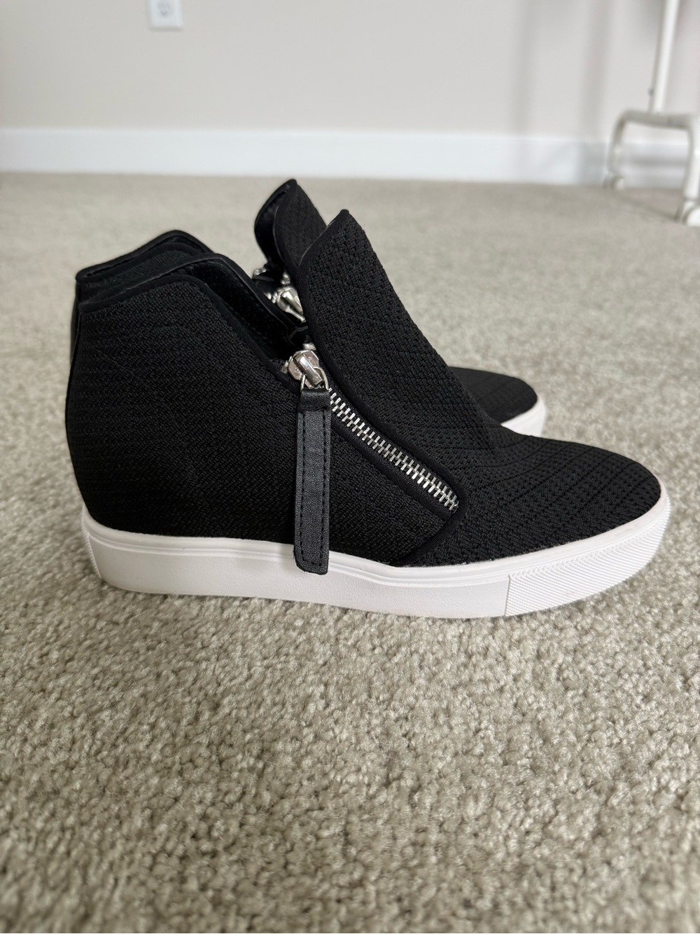 Steve Madden Black Knit Slip-On Booties with White Platform - Picture 2 of 8